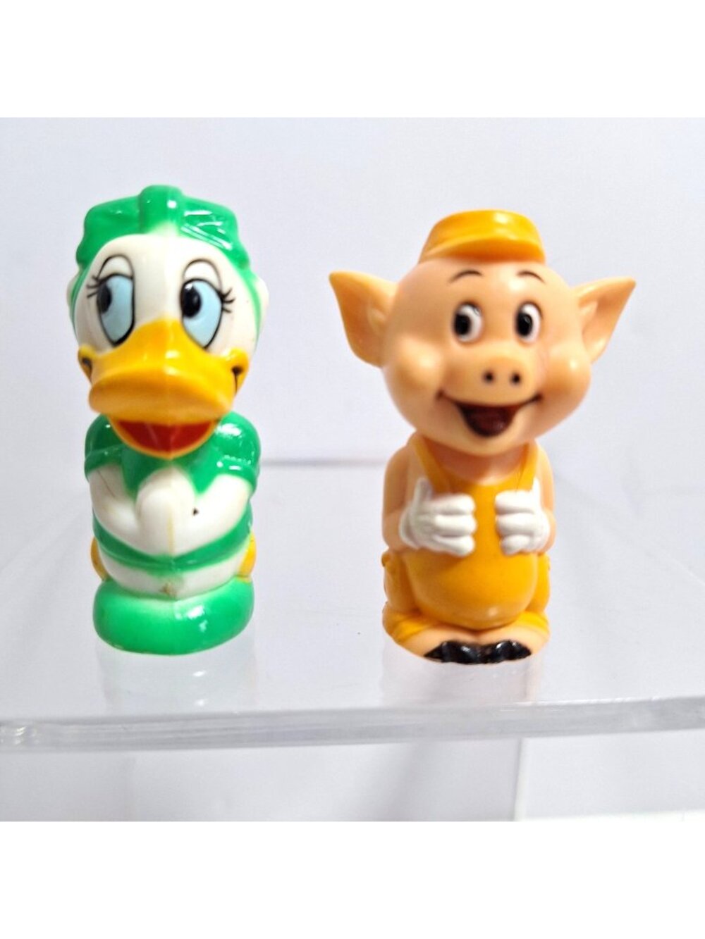 1986 Disney Playmates Train Daisy Duck & 1 of the 3 Little Pigs 2" Figures